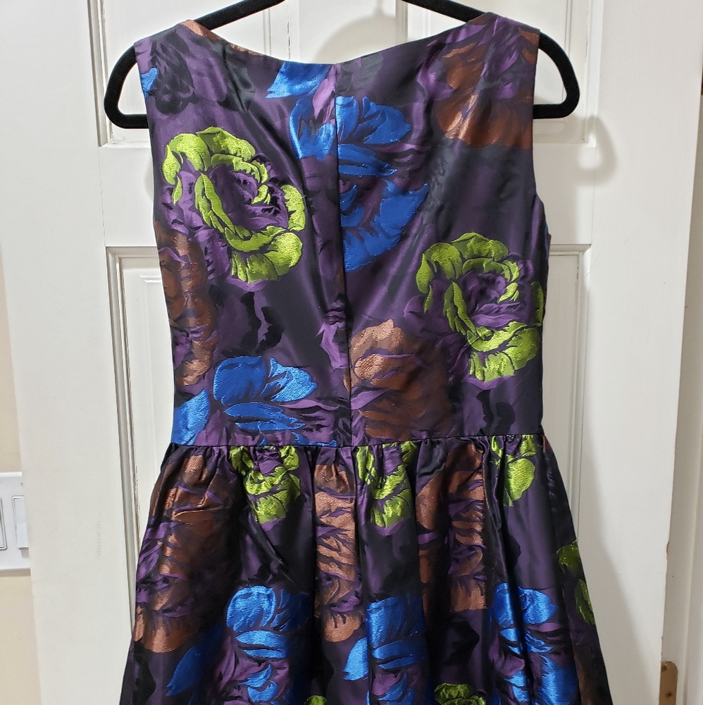Dress - Picture 3 of 4